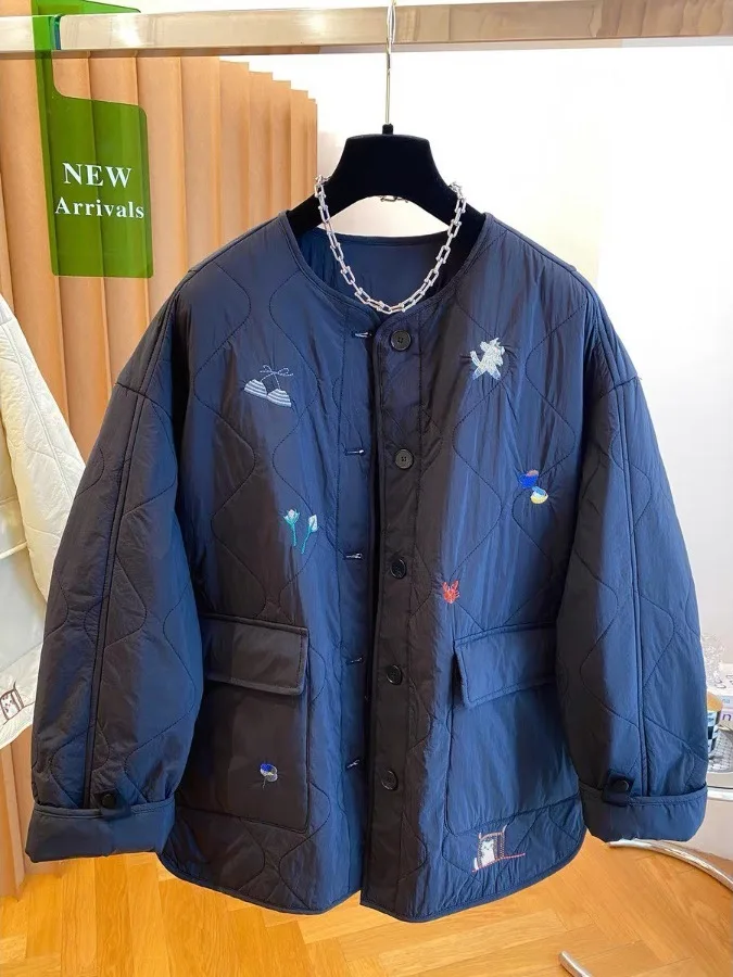 معطف شتوي نسائي فضفاض بياقة فضفاضة من القطن خفيف الوزن ومطرز من Ele معطف شتوي كوري عصري طويل Sve