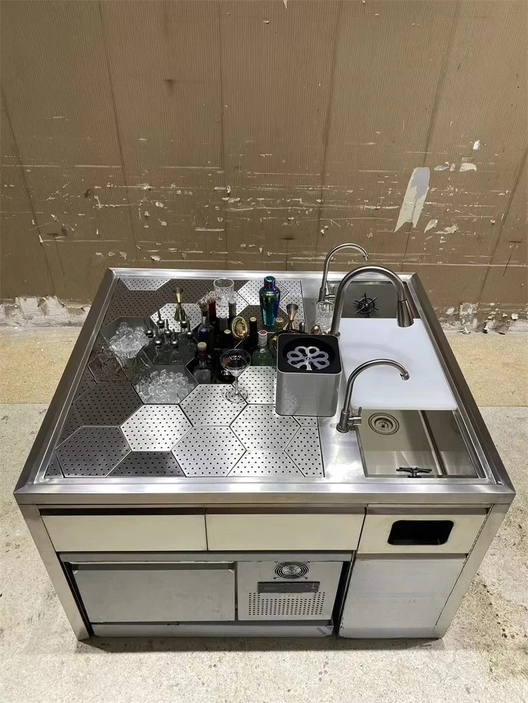 Stainless Steel Customized Cocktail Bar Station with Fridge and Mobile Design for Restaurants Clubs Hotels