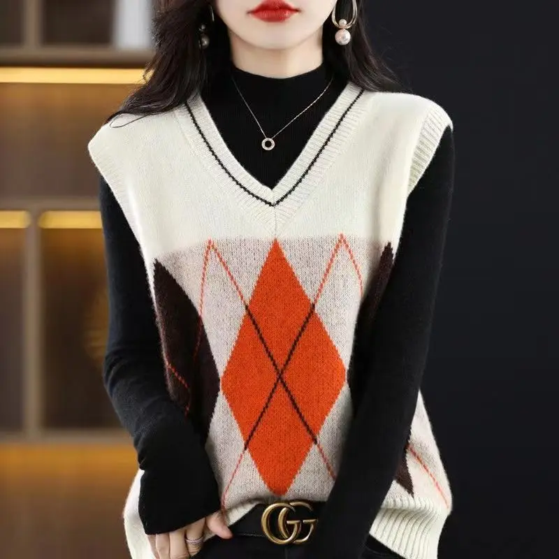 Spring and Autumn Women\'s V-Neck Sleepless Loose Knitted Pullovers Sweater Argyle Fashion Casual Commute All-match Tops