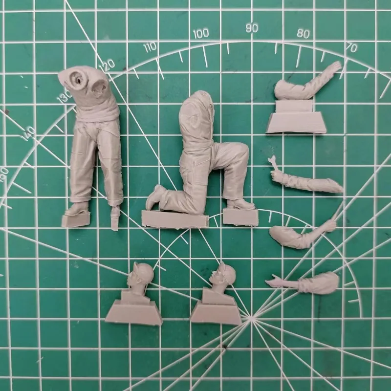 1/32 Die Cast Resin Figure Model Assembly Kit Resin Soldier Mechanics personnel USAAF DIY Kit Needs Assembly Unpainted