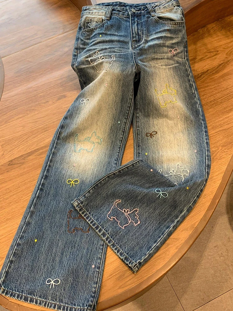 

Женские осенние новые шикарные джинсовые брюки с бантом и мультяшной вышивкой, новинка 2025 года, повседневные свободные прямые джинсы с высокой талией в стиле ретро