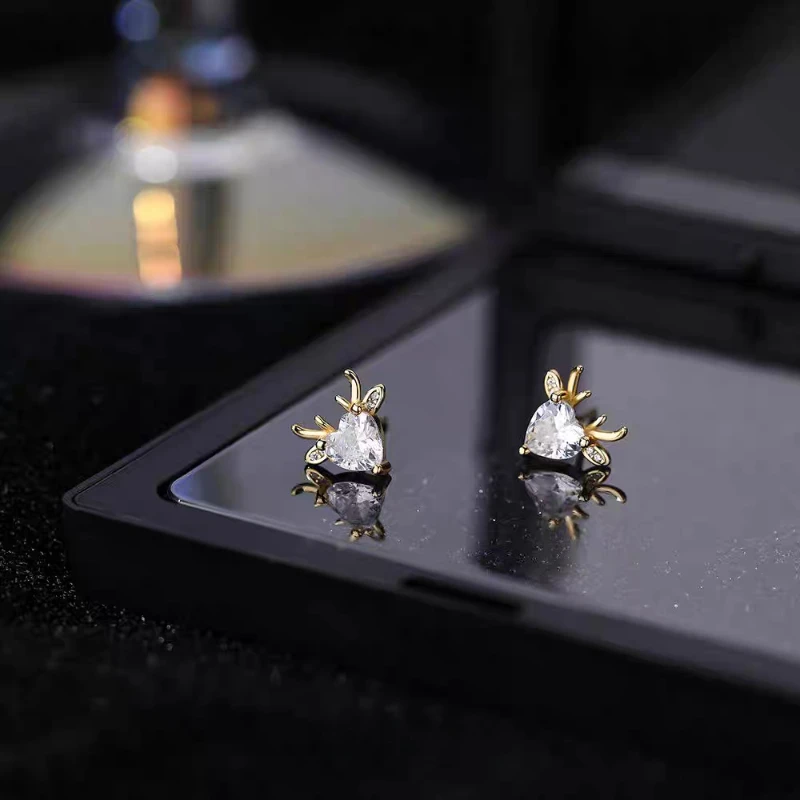 

925 Silver Deer Shaped Earrings Luxurious Zirconia Design Gift for Girls Exquisite New Style Fashionable Earrings for Women
