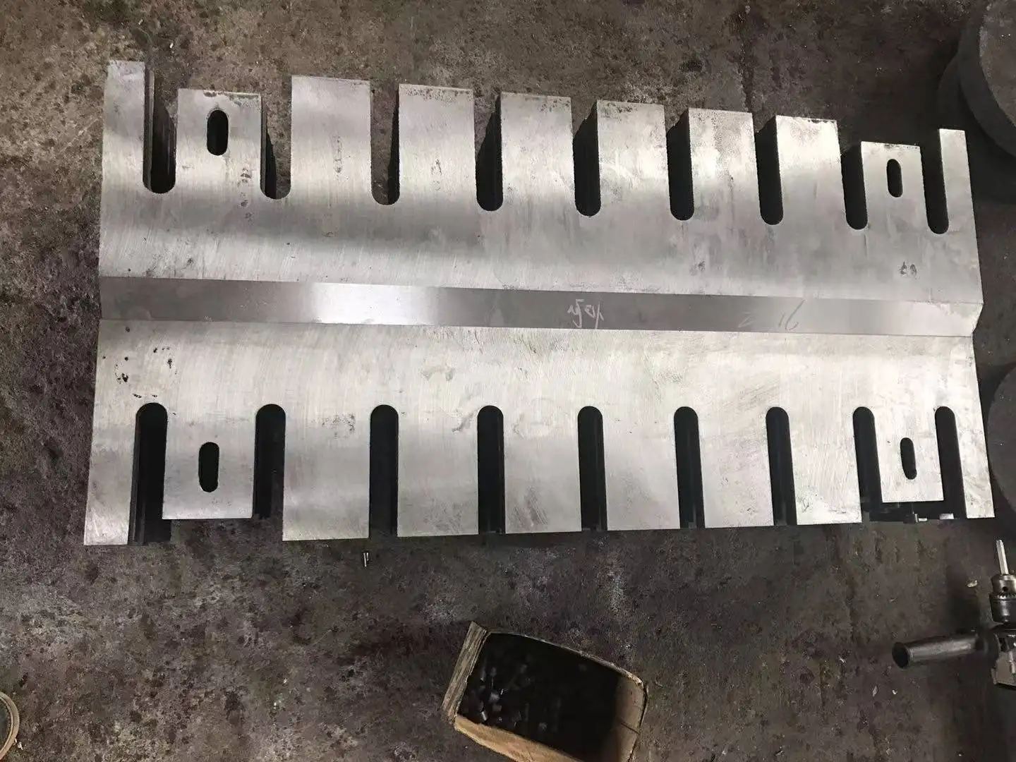 Customized Material Plastic Crusher Spare Parts Crusher Blade Knife view 3