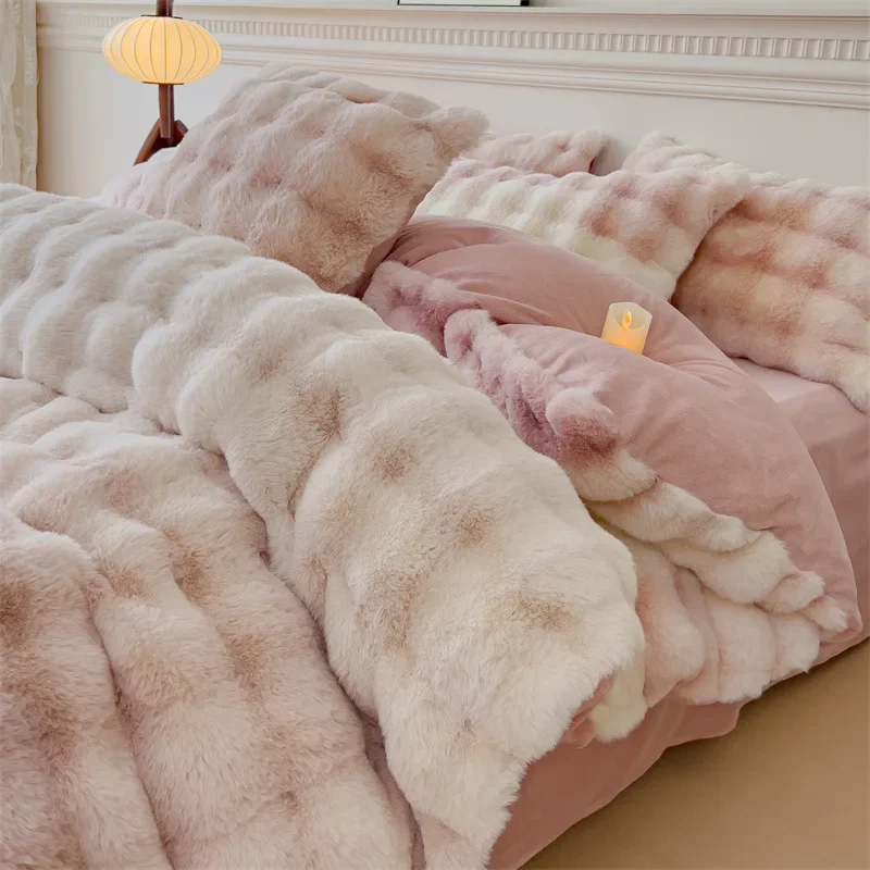 

Winter Gradient Color Bubble Thickening Rabbit Rabbit Fur, Grass, Milk, Four Piece Set of Coral Fleece, Warm Bed Sheet and Quilt