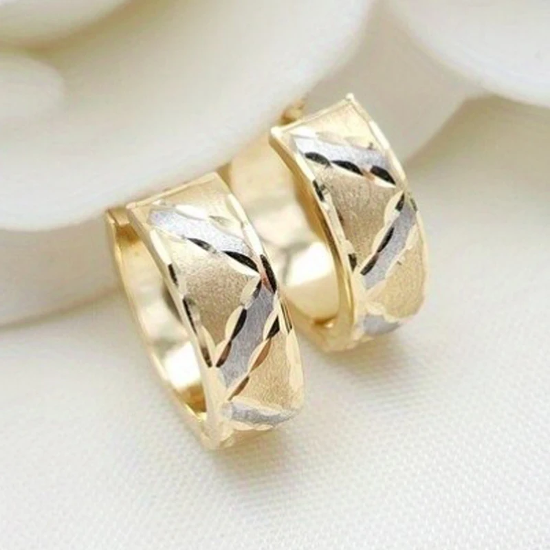 Exquisite Creativity Two Colors Women's Earrings Classic Fashion Metal Hand Carving Pattern Hoopsearrings Woman Jewelry