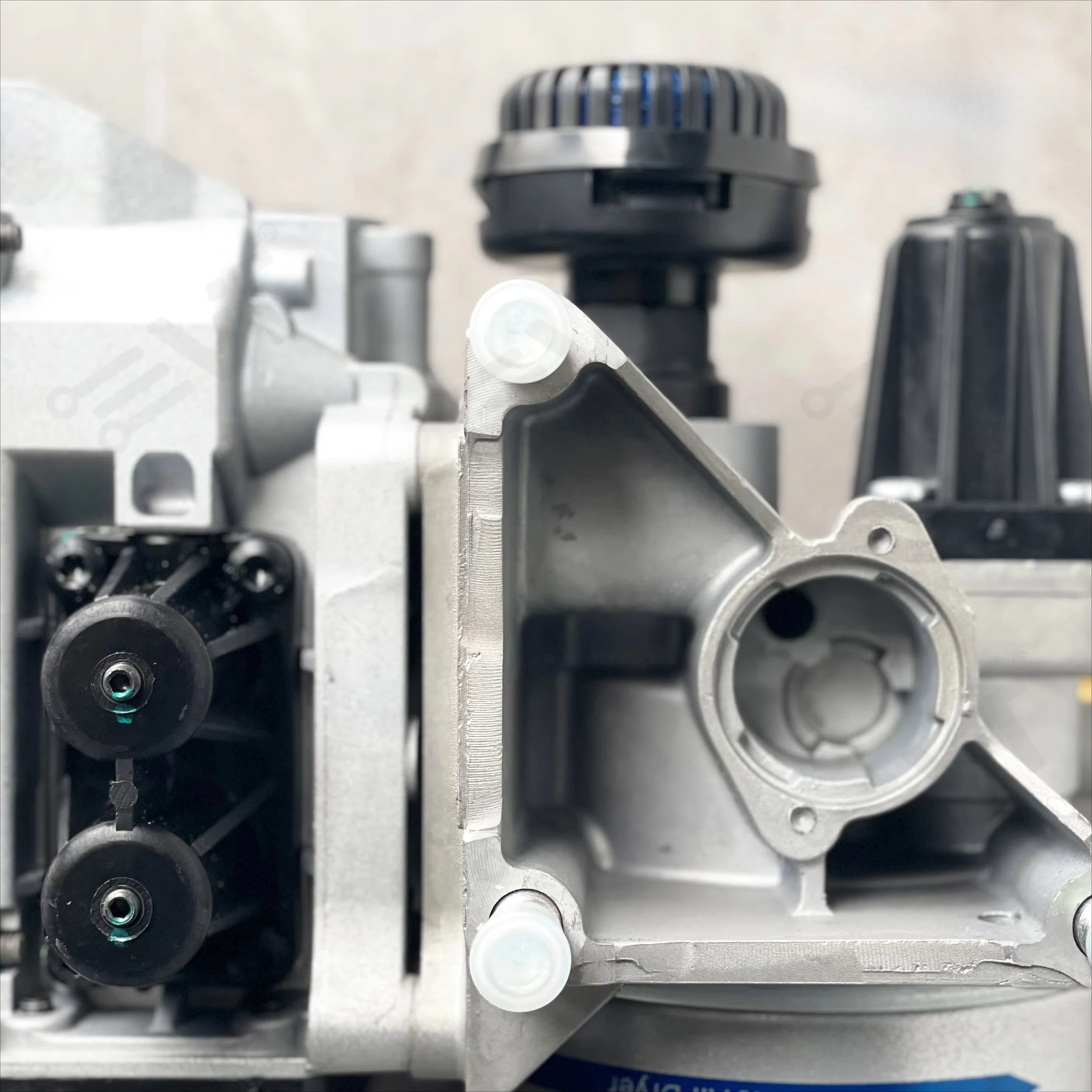 New VT Truck Spare Parts Air Dryer for Truck-Air Processing Unit Abs Brake Systems 1 Year Warranty