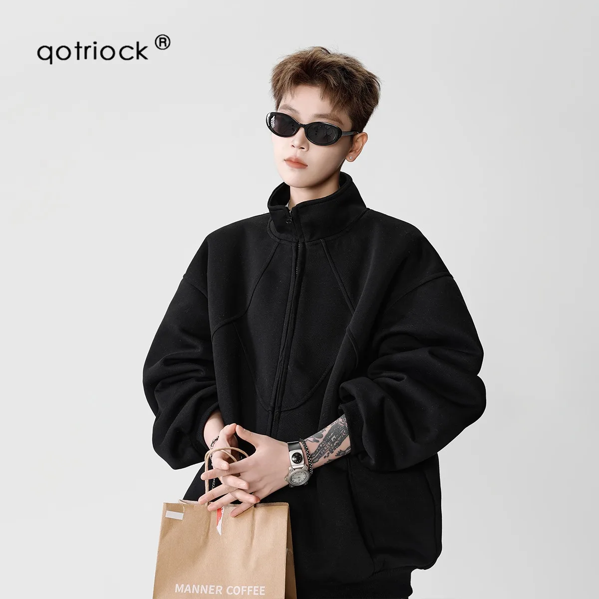 

Heavy deconstruction of stand up collar hoodie, men's spring fashion brand, loose and casual silhouette, irregular sports jacket