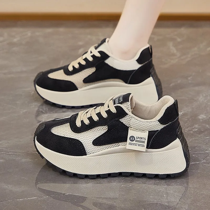 Sapatos femininos de verão novos sapatos de malha oca respirável para mulheres estilo coreano versátil tênis de sola grossa sapatos casuais pai