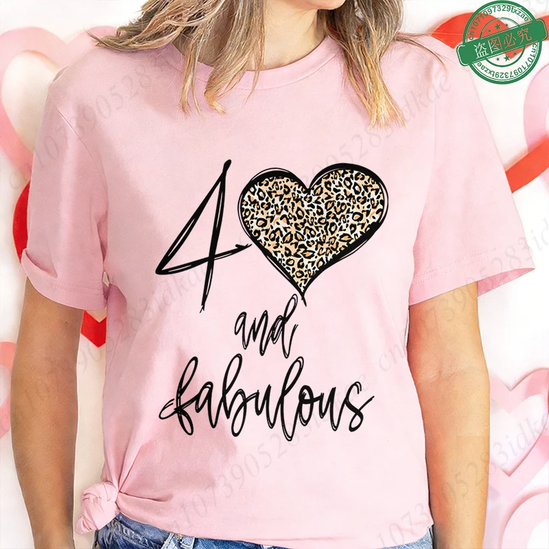 Trendy 40 Fabulous Women's T-Shirt Leopard Heart Print Casual Short Sleeve Tees Birthday Celebration Party Gift for 40 Years Old