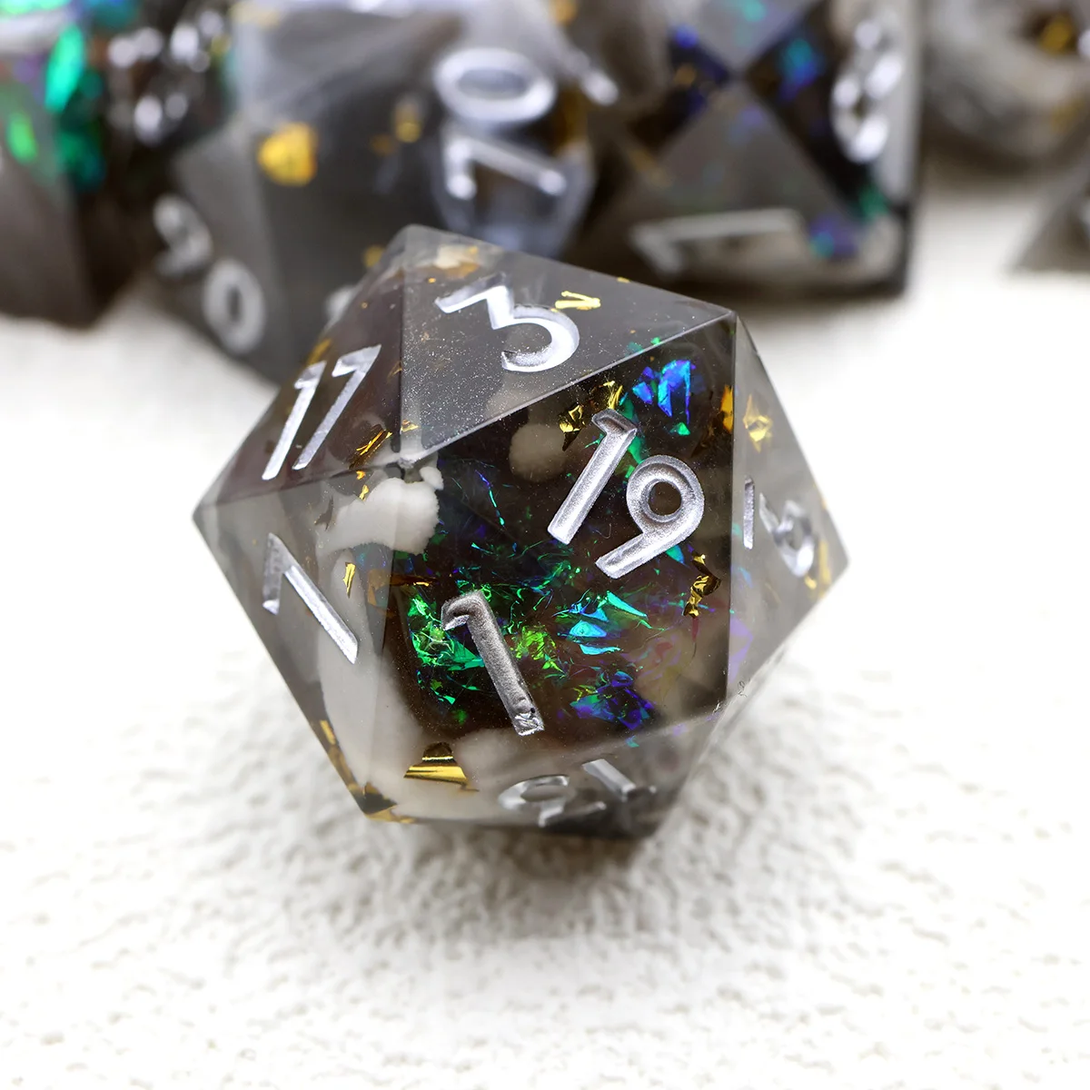 

Handcrafted Resin DND Dice Set, Black Core with Gold Foil, Translucent Cloud Texture RPG Dice - N2