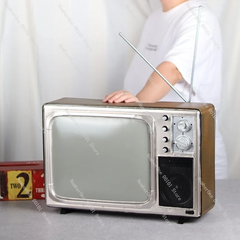 Resin Crafted Vintage 70s 80s Retro Black White Television Model Old Style TV Prop Nostalgic Home Decor Ornament Bar Restaurant