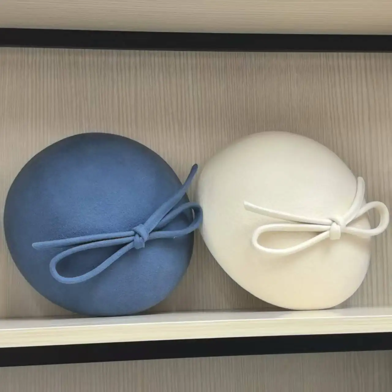 2025 Classic Plain Wool Felt Berets Vintage Bow Party Fedora Cap Autumn Keep Warm Painter Cap Blue Ivory Wool Sombreros De Mujer