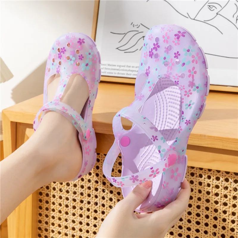 Summer Women Jelly Sandals Hole Slippers Luxury Breathable Non Slip Beach Sandals Outdoor Anti Slip Sports Slippers Nurse Shoes