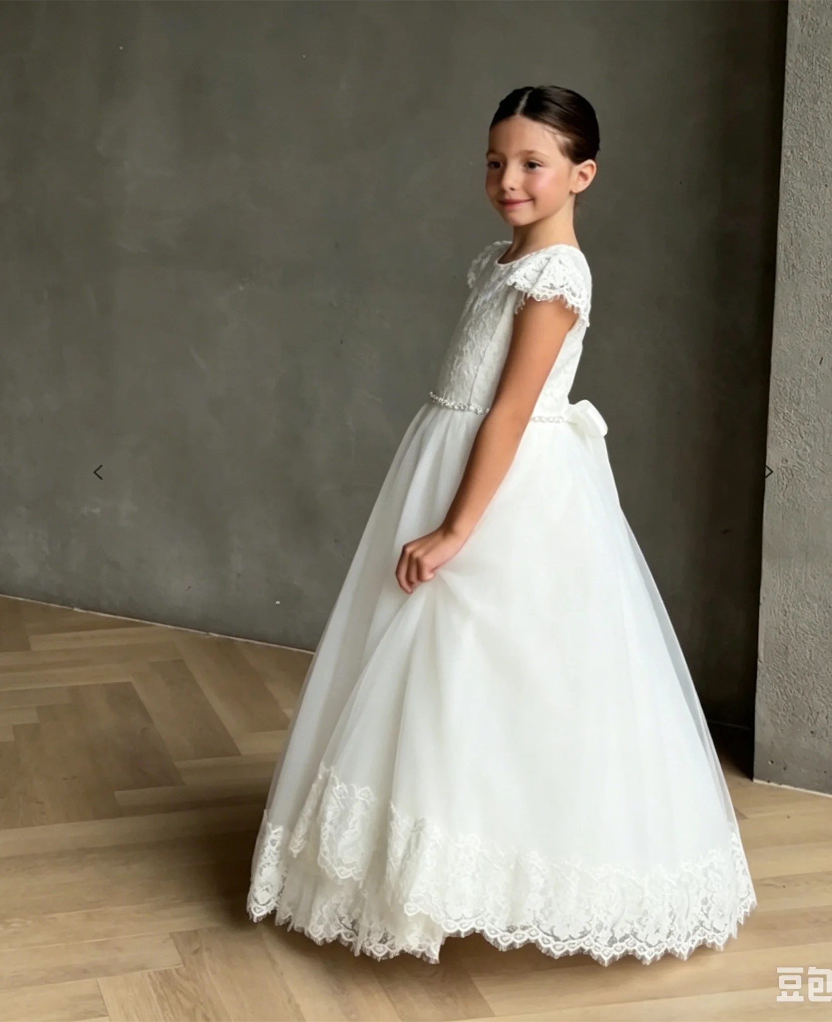 

Princess White Lace Kids Birthday First Communion Gowns Custom Short Sleeves Tulle Floor Lenght Flower Girl Dress for Wedding