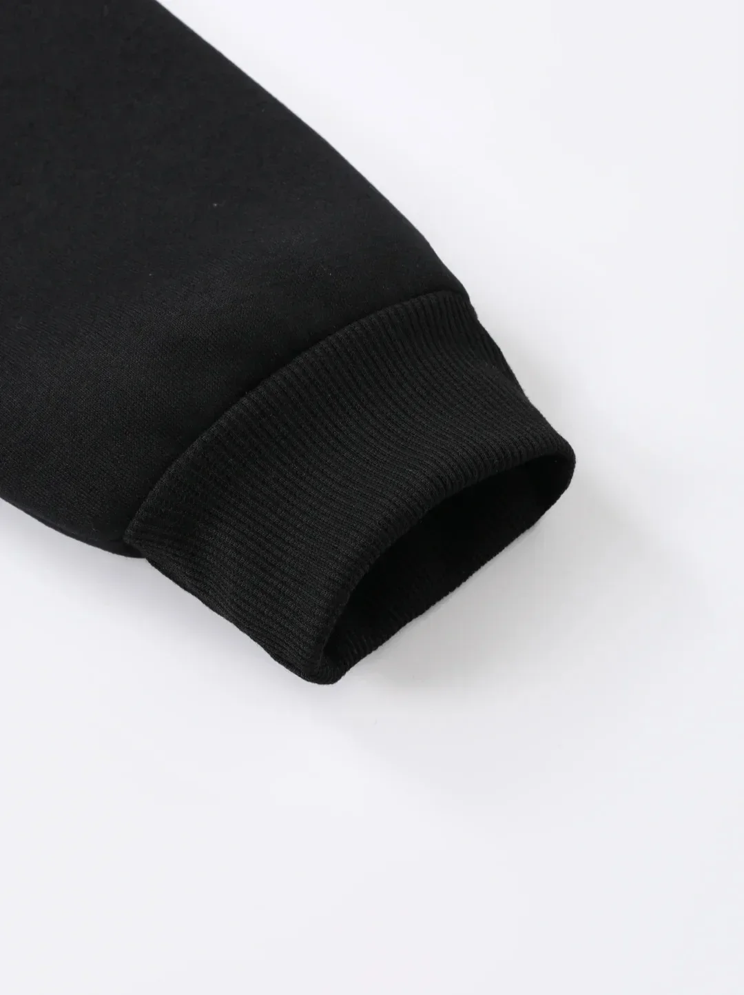 سترة نسائية بقلنسوة عصرية مطبوعة لعيد الميلاد من ديزني متعددة الاستخدامات ومريحة بأكمام طويلة وجيب الكنغر