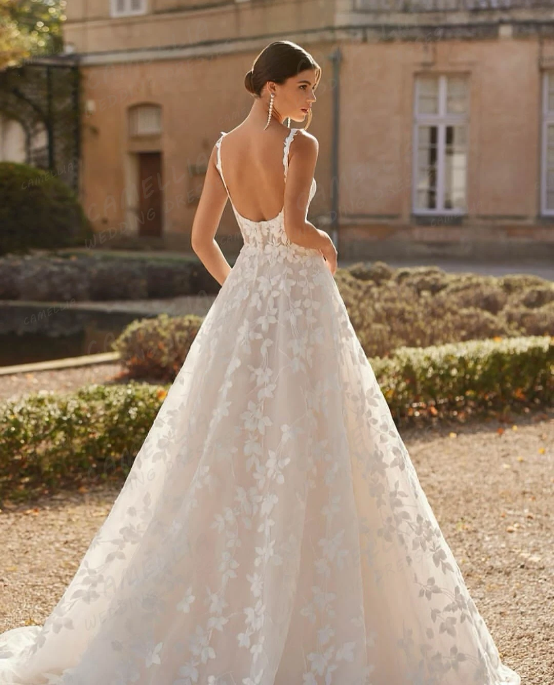 Luxe dentelle une ligne robes De mariée femmes sans manches dos nu Sexy robes De mariée balayage Train robes De Novia Tulle personnalisé