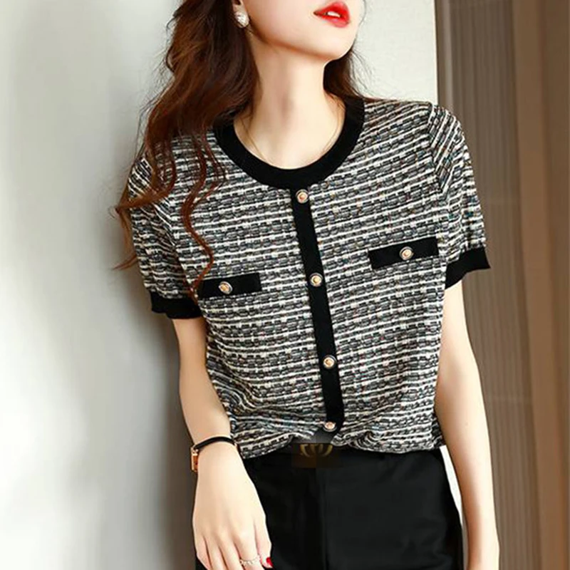 Korean Striped T Shirt Women Short Sleeve Tshirts 2025 Summer Clothes Elegant Knitted Tops Female Button O Neck Tee Shirt Femme