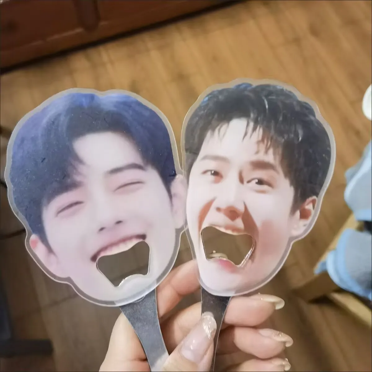 Wang Yibo Xiaozhan 아크릴 냉장고 스티커 자기 대형 입 아크릴 수동 병따개 재미 있은 장식