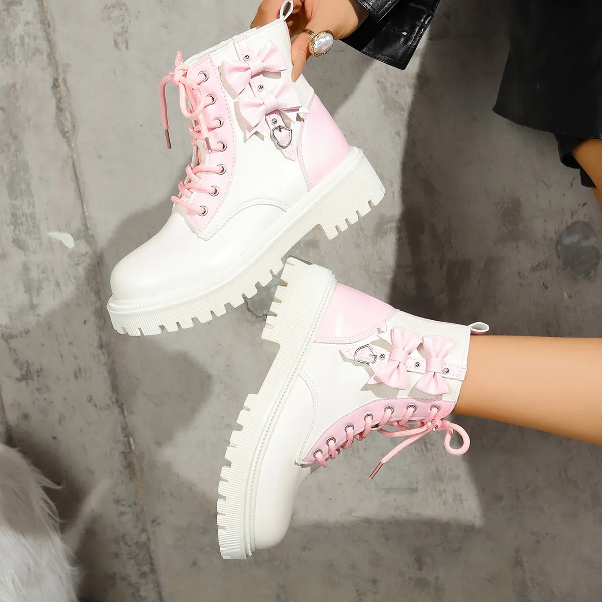 Süße Rosa Schleifenknoten-Stiefeletten in Mischfarben für Damen, Herbst 2026, mit Dicker Sohle, Schnürung, Candy-Punk-Stil und Metalldekoration, Größe 42 – Detail 5