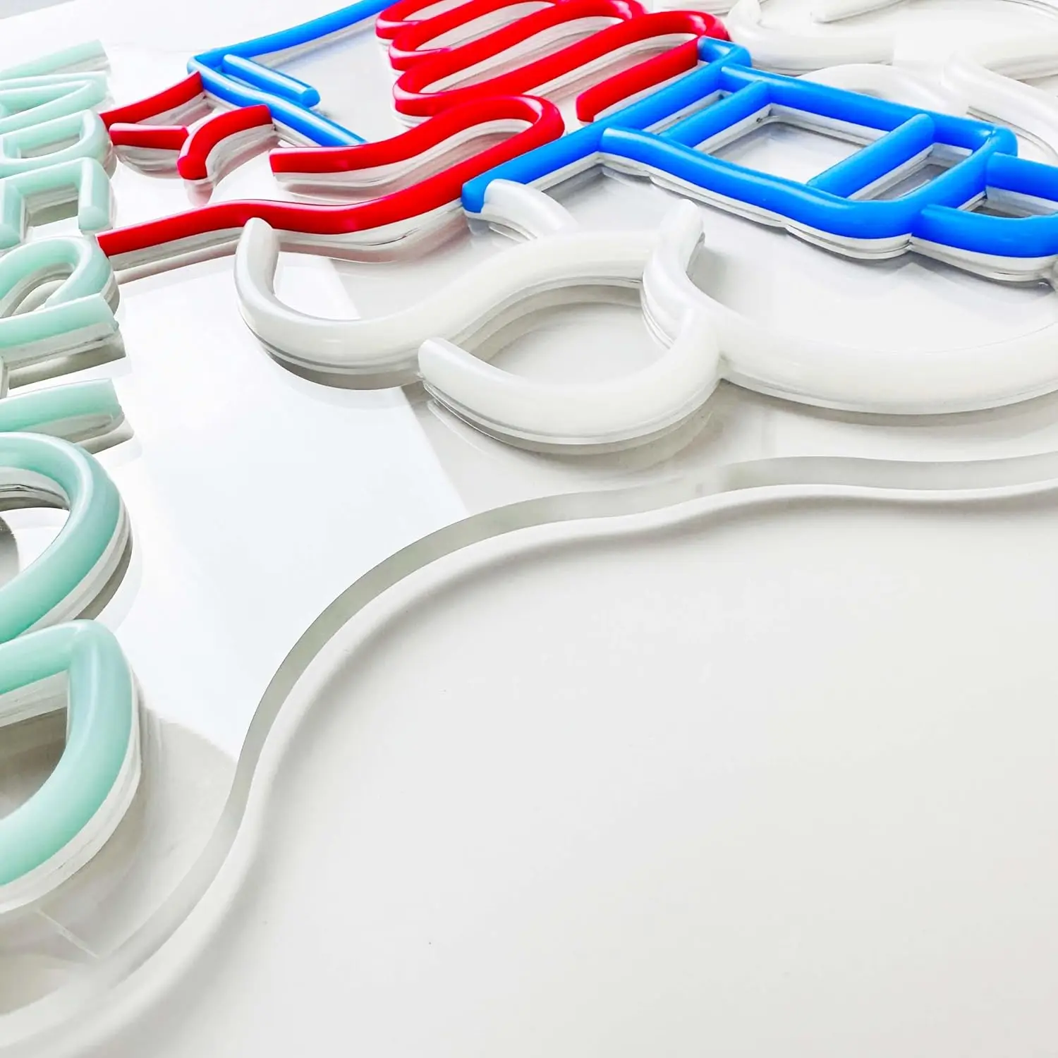 Неоновая вывеска для магазина электронных сигарет