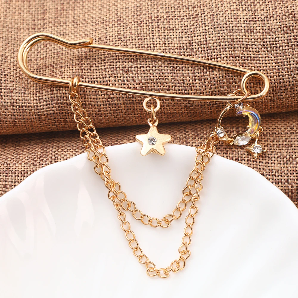 Simple Stars Brooch Pins Double Layers Chain Rhinestone Inlaid Star Brightly Crescent Charms Pendant Lapel Pin Corsage Accessory