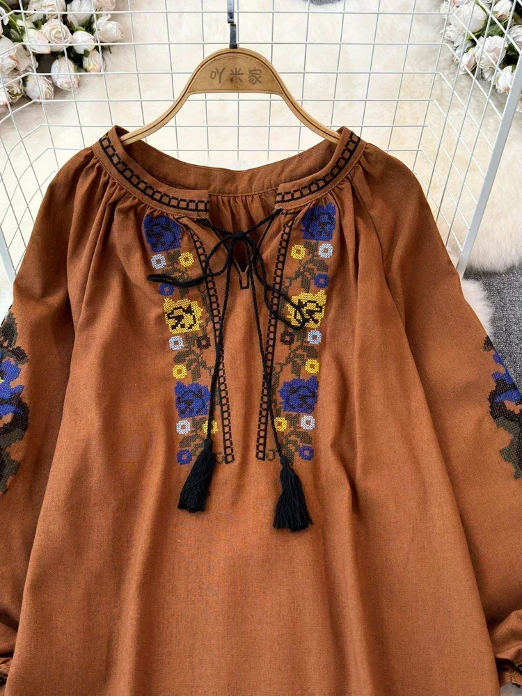 Primavera retro camisa bordada topo feminino rendas até borla solta lanterna mangas estilo étnico blusa feminina