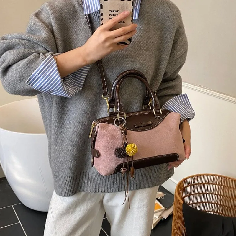 

Elegant Sleek Diaper Bag Tote Baby Care Business Meeting Exquisite Portable Trendy Simple Versatile Chic Practical Organized