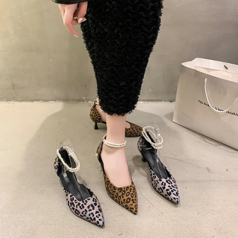 Baotou sandals for women's 2025 summer new shallow mouthed western-style leopard print high heels, metal pointed women's shoes