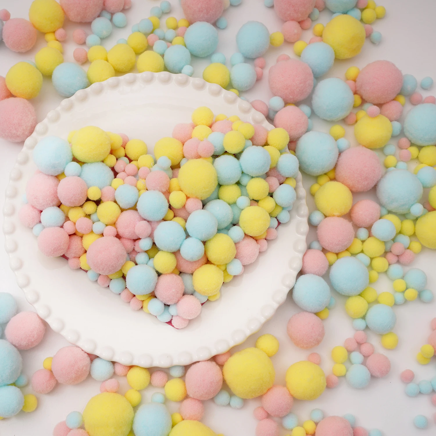 

20-200pcs 0.8/1/1.5/2/2.5/3cm Soft Pompoms Colorful Fluffy Plush Handmade DIY Craft Pom Pom Ball Home Decor Materials Kids Toys