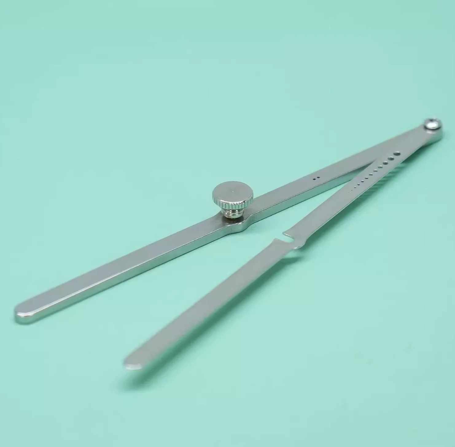 

Watch maintenance Watch screw clamp modifier Multi hole position screw clamp Small screw modification auxiliary tool