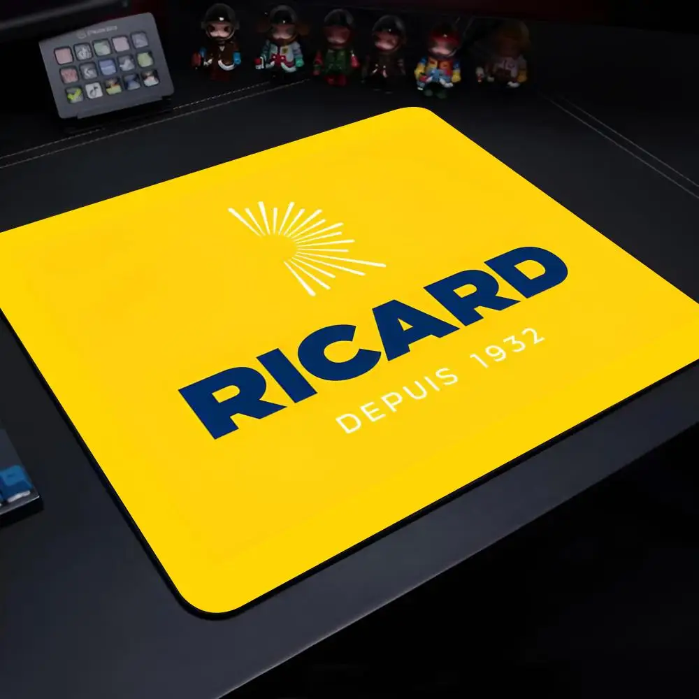 R-RICARDs الكحول ماوس الوسادة ألعاب الكمبيوتر المحمولة لوحة المفاتيح حصيرة Deskmat ملحقات الكمبيوتر مكتب حامي لوحة الماوس ألعاب الحصير أنيمي