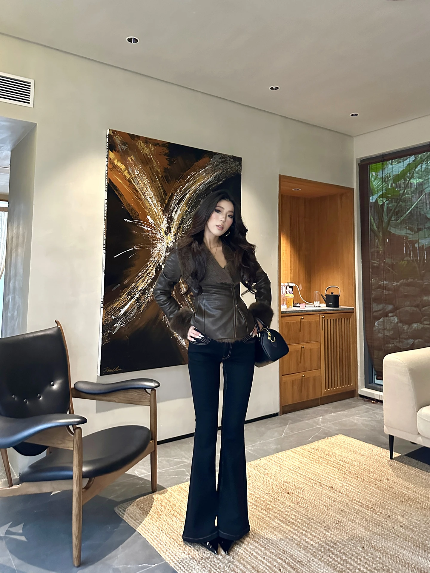 LLE Feminino Thiened PU Couro Jaet Orened Cintura Design Orened Fluffy Outerwear Outono Inverno Commute Sle