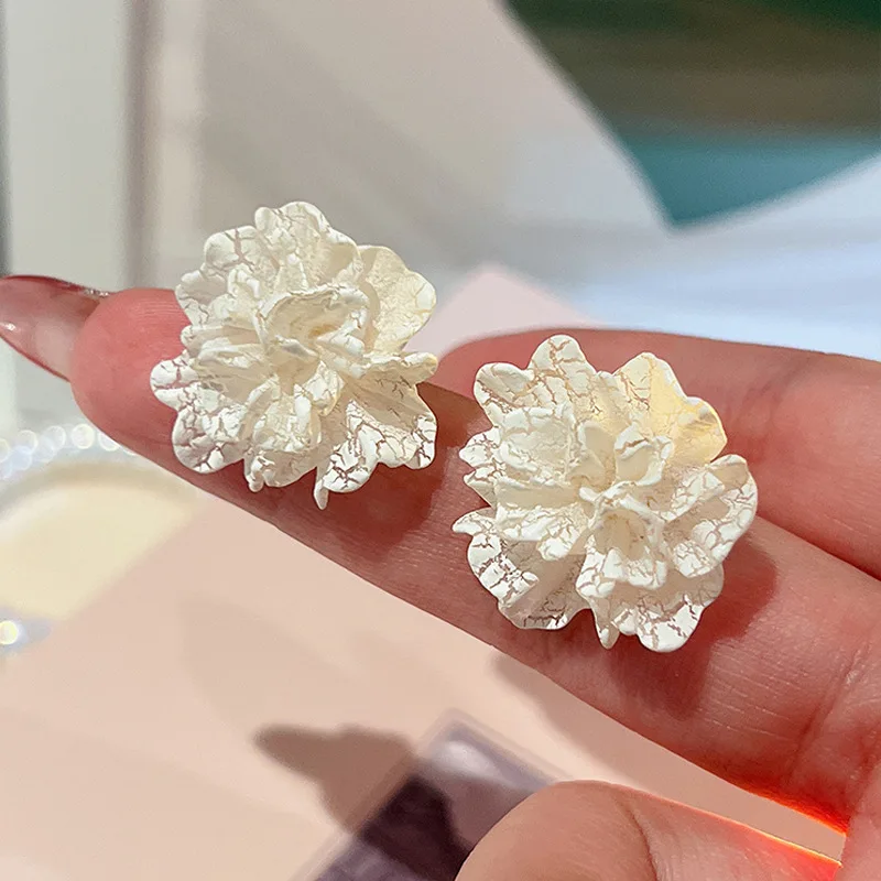 White Camellia Flower Earrings for Women Flower Earring 2024 New Modern Korean Fashion Cute Teens Girl Party Jewelry Accessories