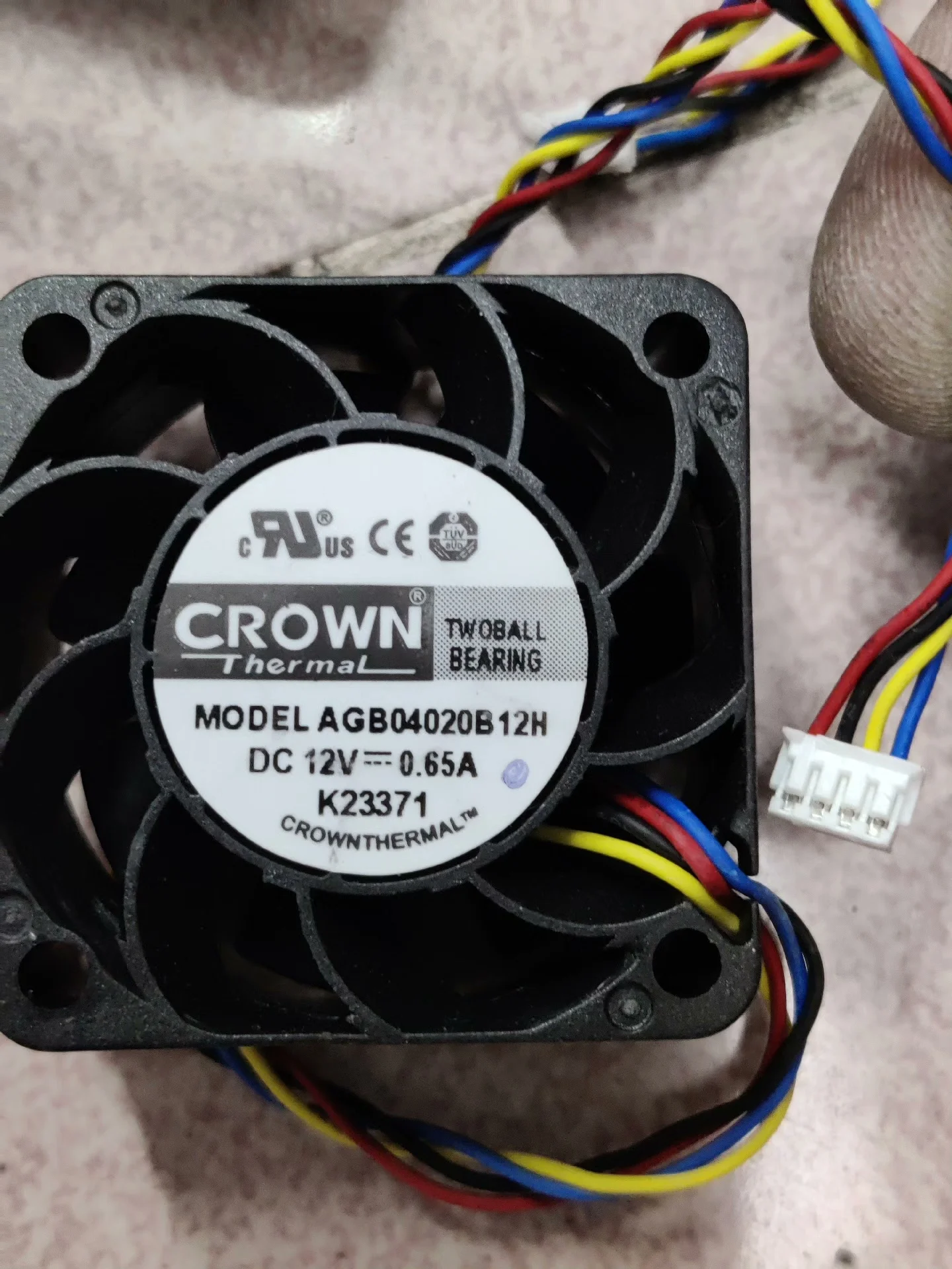 

Original AGB04020B12H 12V 0.65A 4020 four wire cooling fan