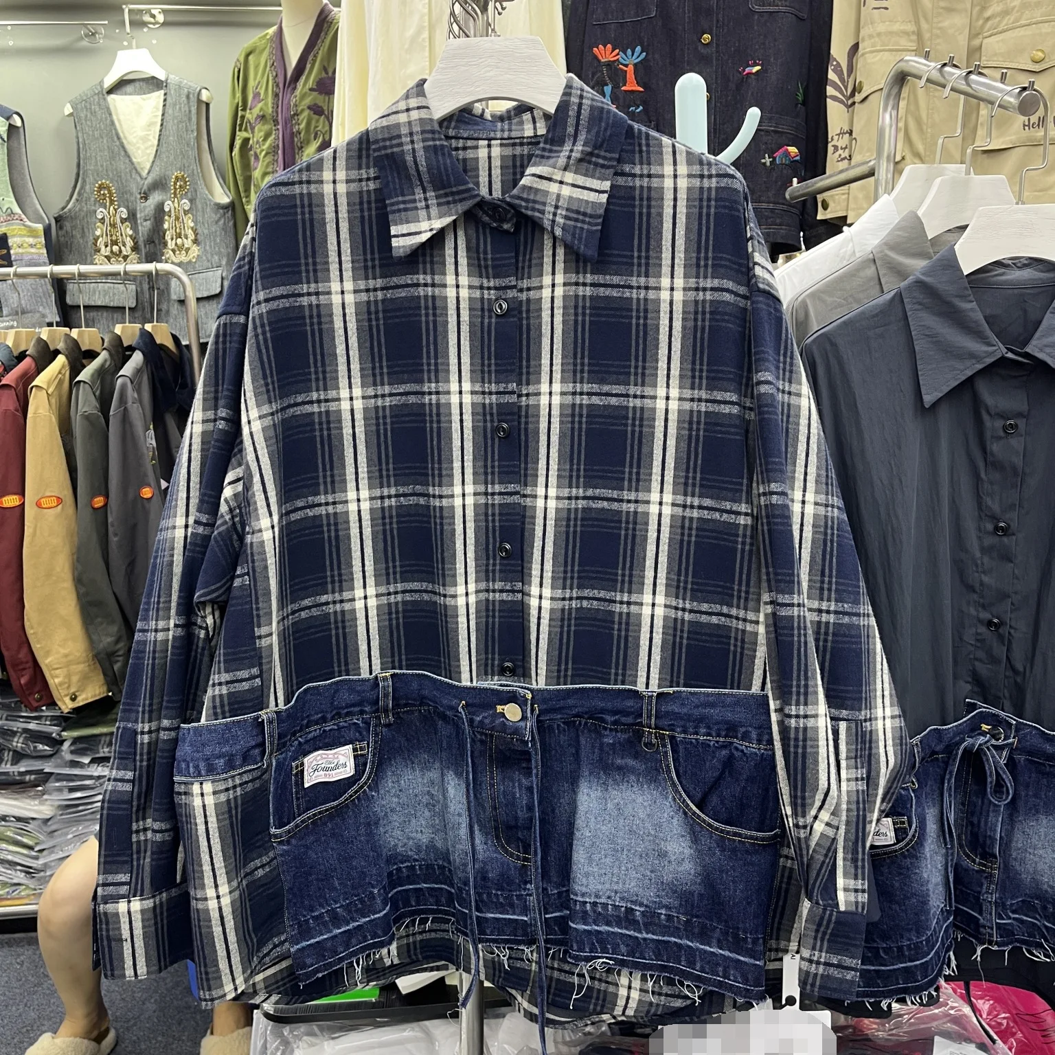 

SuperAen Fake Two-piece Splicing Denim Blue Plaid Shirt 2025 Autumn Loose Long-sleeved Shirt Women