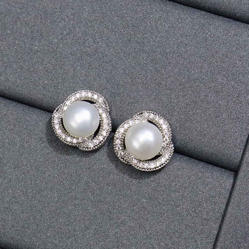 

Freshwater Pearl Earrings for Women Autumn Korean Version 8-9mm Three-Petal Flower Style Niche Design Fashion Simple Versatile T