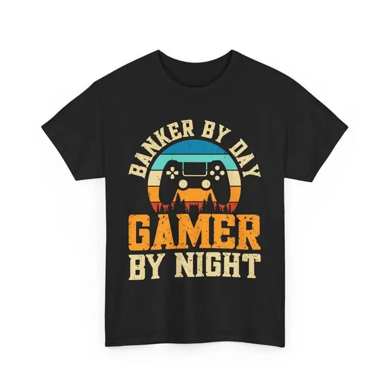 تي شيرت Banker By Day Gamer Night تي شيرت رائع عتيق #1