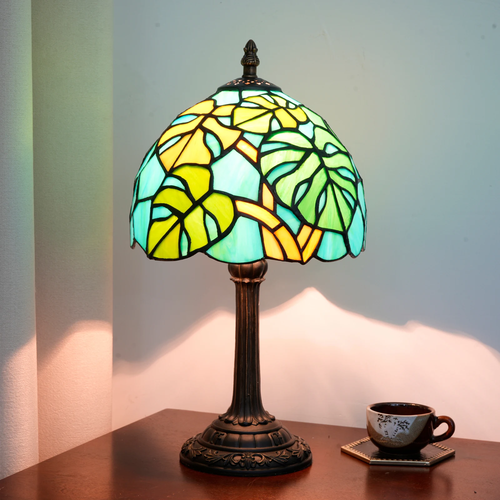 lampara-moderna-de-mesa-con-vitral-mini-lampara-de-escritorio-luz-decorativa-para-dormitorio-mesita-de-noche-lectura-hogar-lampara-monstera-deliciosa
