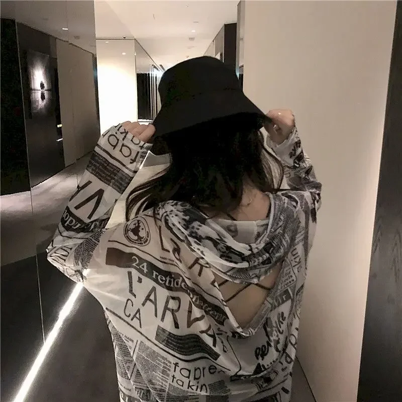 2024 New Women\'s T-shirt Sunscreen Clothes Graffiti Printing Loose Thin Wild Hooded Back Hollow Thin Shirt Isn\'t Trendy Harajuku