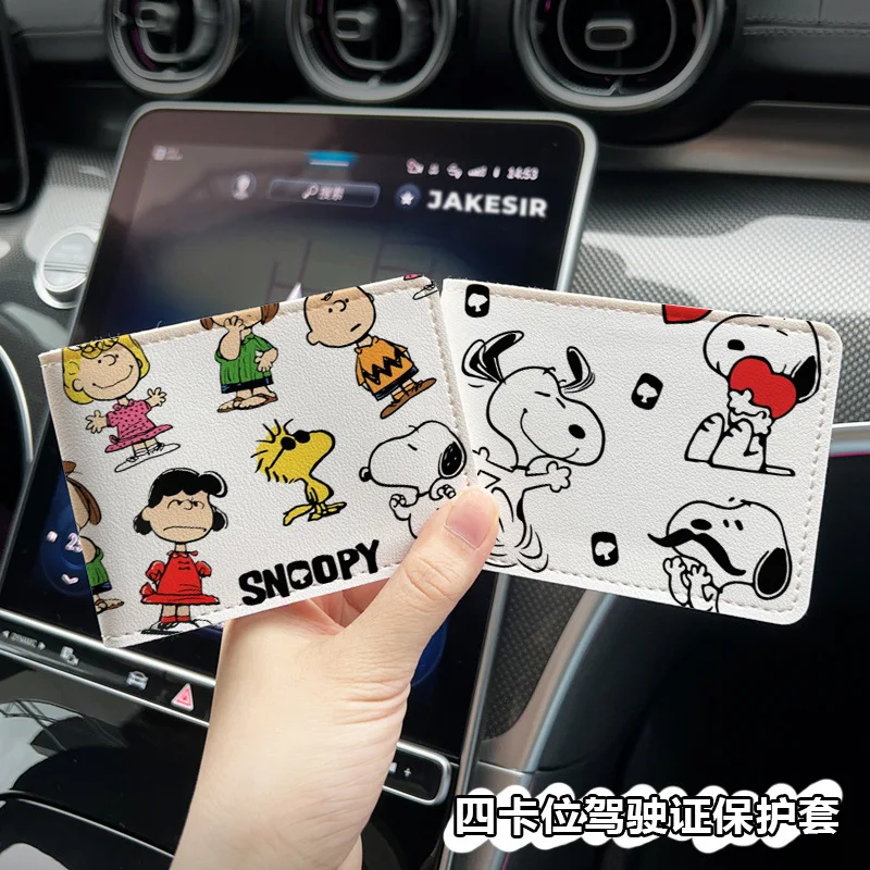 Snoopy Tempat Kartu ID Kulit PU Fashion Kotak Kartu Kredit Bank Anime Dompet Casing Kartu Ramping Multi Slot Hadiah Sampul Kartu Pria Wanita