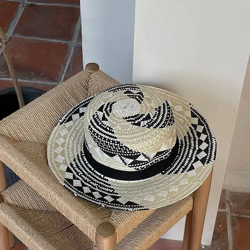 Neue Vintage handgemachte flache Top Sonnenhut für Frauen Französisch geometrische kontrastierende gewebte Sonnenhut Frauen Casual Strand Hut Designer Hut – Detail 5