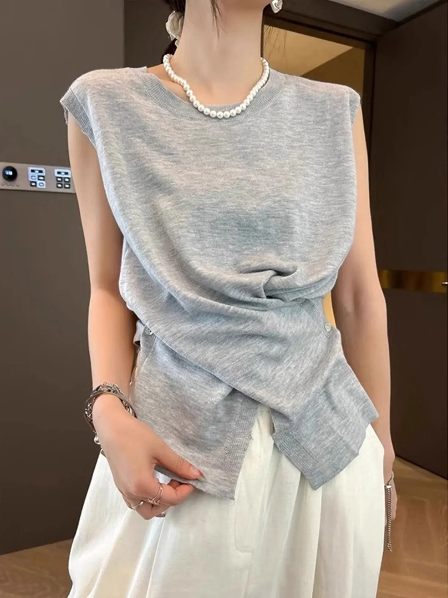 بلوزة صيفية نسائية فضفاضة بتصميم كوري، بدون أكمام، خفيفة الوزن وقابلة للتنفس، مع تصميم متقاطع عند الخصر لإبراز الرشاقة، طراز ...