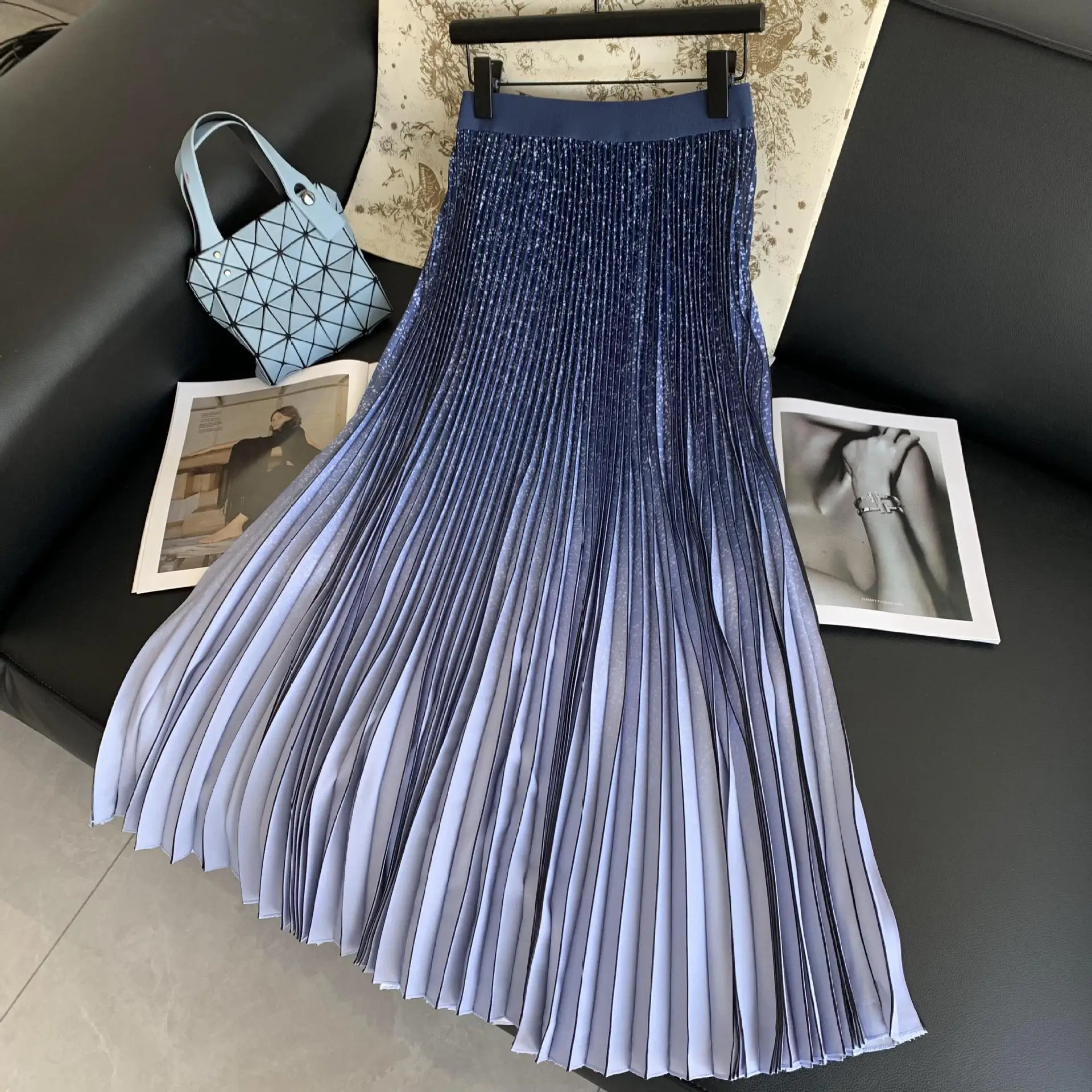 

Pleats Original Starry Sky Gradient Elastic Waist Pleated Elegant Half-body Skirt Female Aesthetic Original Printing Skirt