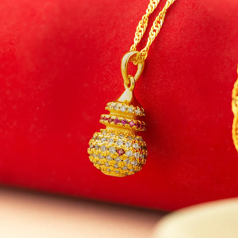 9999 gold point diamond small Fu Can gourd pendant in a retro court style with a textured finish and an embedded lockbone chain