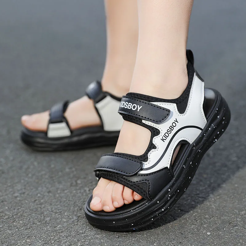 

A Pair of Fashionable and Comfortable Sandals, Simple Outdoor Wear-Resistant Beach Shoes, Sports Children's Shoes