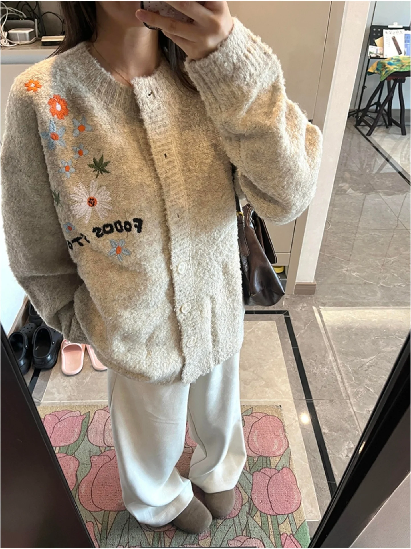 

Cleanfit Soft Fluffy Baseball Collar Knitted Sweater Jaet Embroidered Flower Design Casual Comfortable Autumn Outerwear