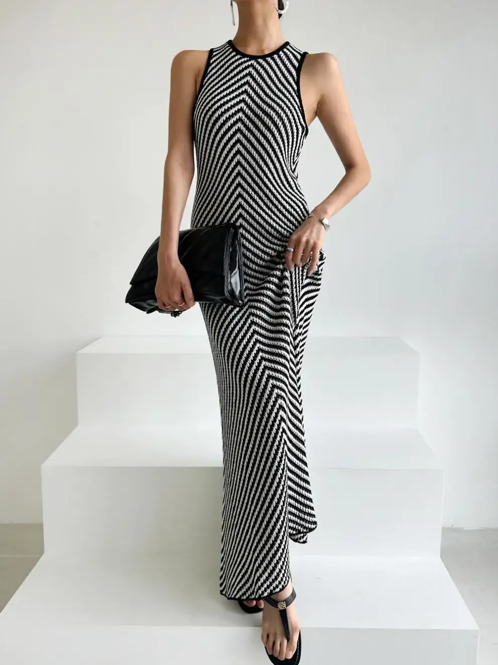 Korean chic early spring round neck striped contrast stitching hip-hugging slim sleeveless knitted dress