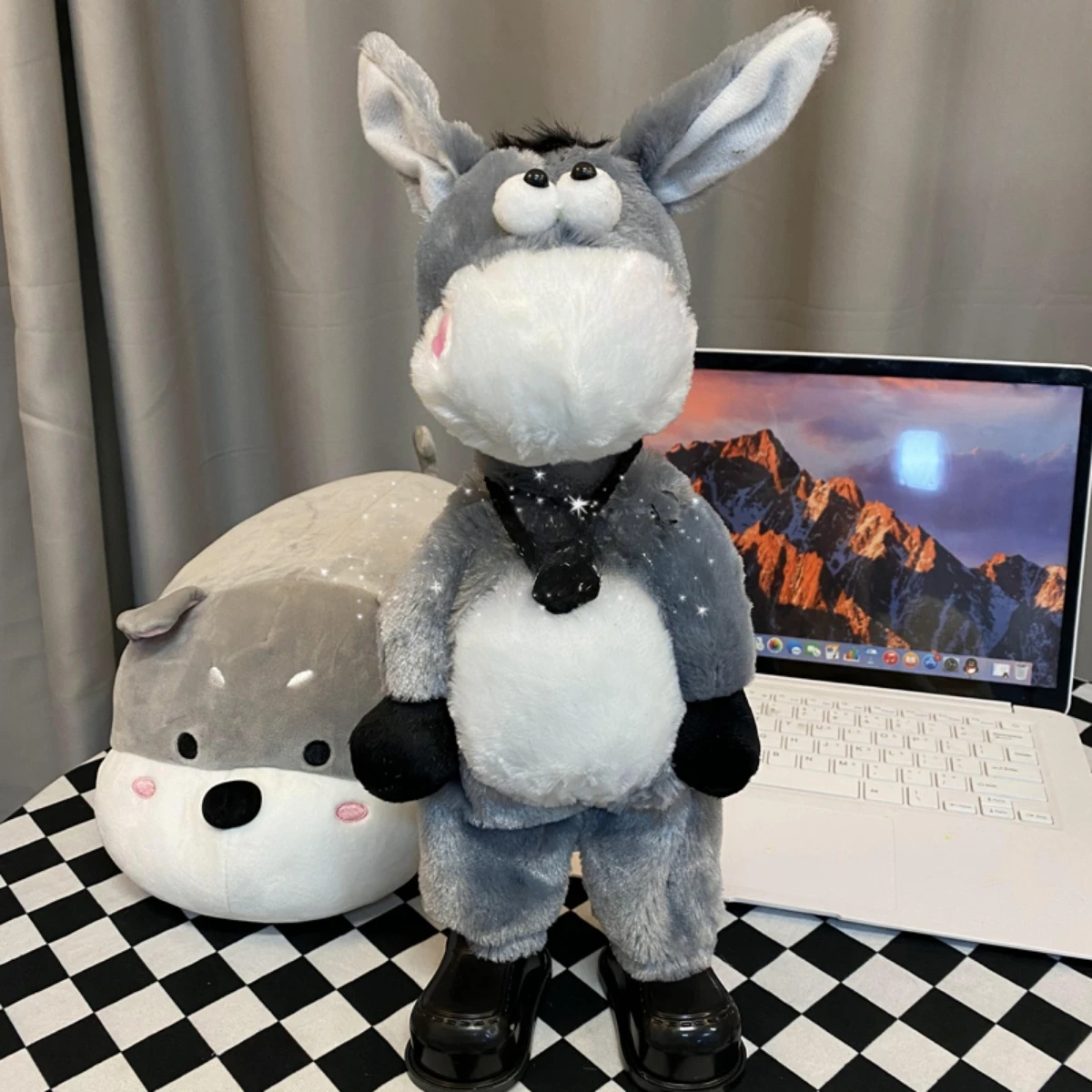 

Япония GP умный электрический забавный осел с качающейся головой может ходить танцующую музыкальную куклу осел, вращающийся осел, игрушка