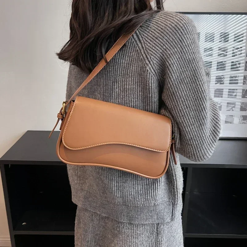 Skórzane torby Crossbody w stylu Vintage dla kobiet 2024 designerskie małe klapki na ramię pod pachami torebki i portmonetki