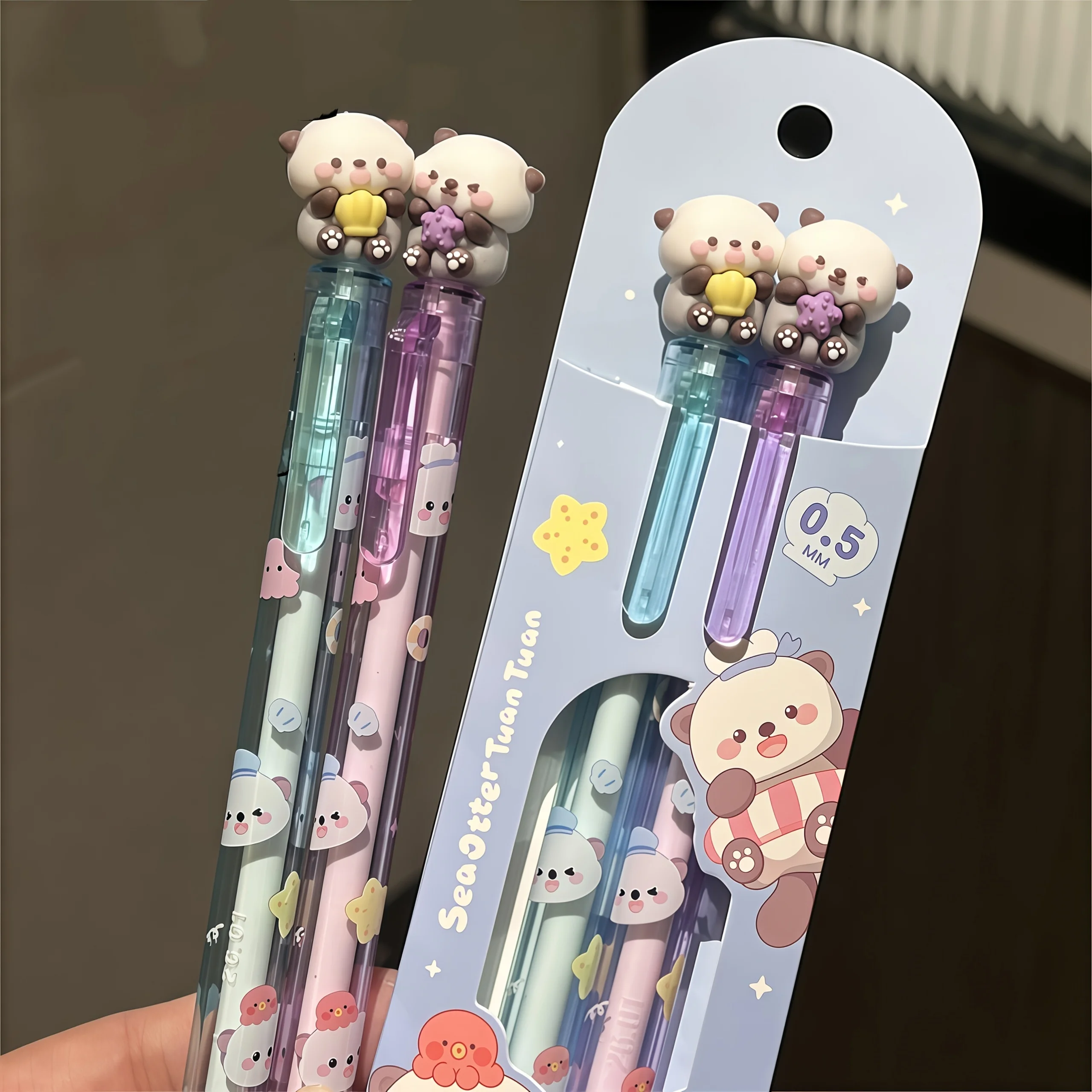 2-Pack of Randomly Colored Sea Otter-Shaped Retractable Gel Pens with Double Cute Sea Otter Design, Suitable for Student Classroom Notes, Homework Writing, and Essential Stationery for Study and Office Use, a Great Gif